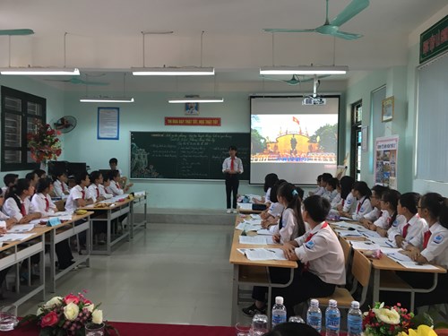 Trường THCS Thượng Thanh tổ chức chuyên đề “ Dạy học lịch sử địa phương”